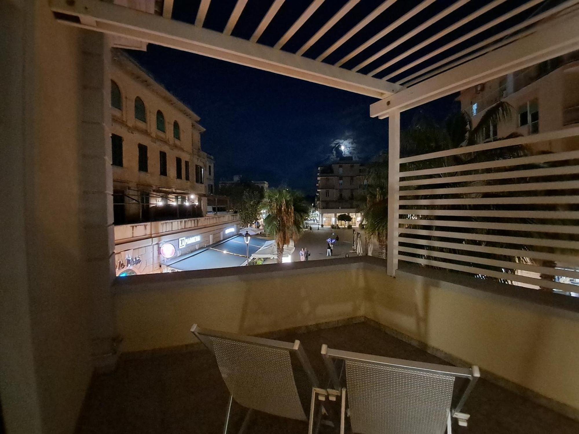 Rome, Beautiful Apartment In A Vintage Building Lido di Ostia Dış mekan fotoğraf