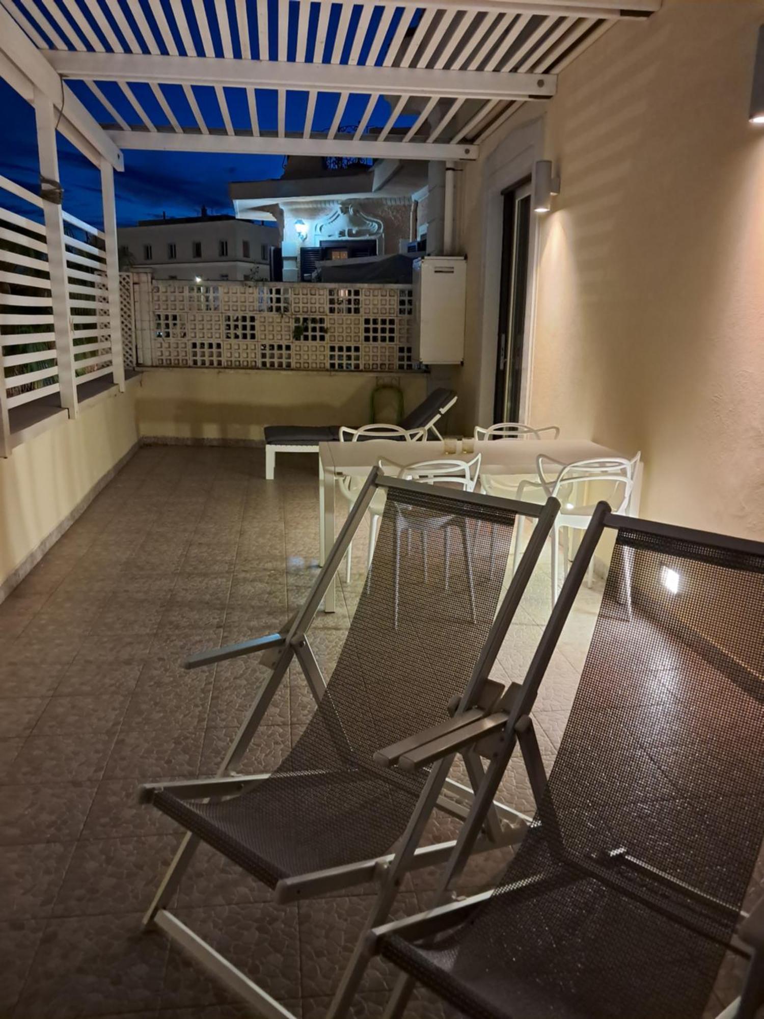 Rome, Beautiful Apartment In A Vintage Building Lido di Ostia Dış mekan fotoğraf